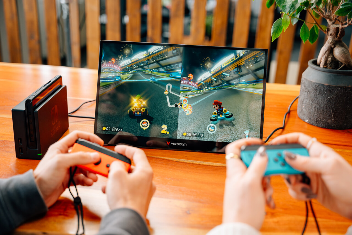 portable-monitor-light-nov-2025-32400-32402-df-5_blog